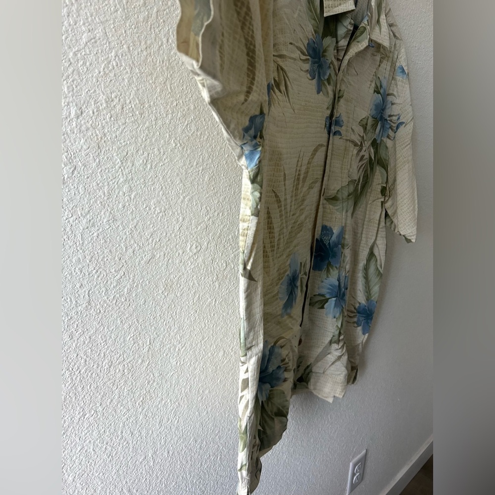 Tommy Bahama Brand/Shirt/Men’s/Hawaiian - Picture 2 of 12
